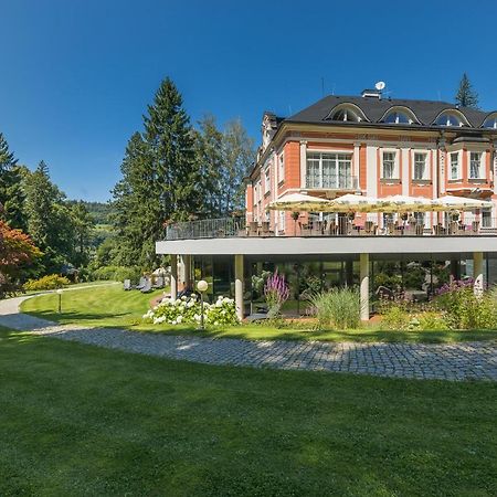 Wellness & Spa Hotel Villa Regenhart 耶塞尼克 外观 照片