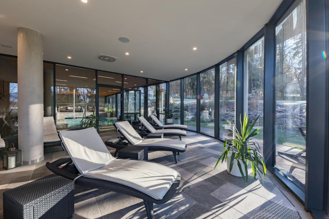 Wellness & Spa Hotel Villa Regenhart 耶塞尼克 外观 照片