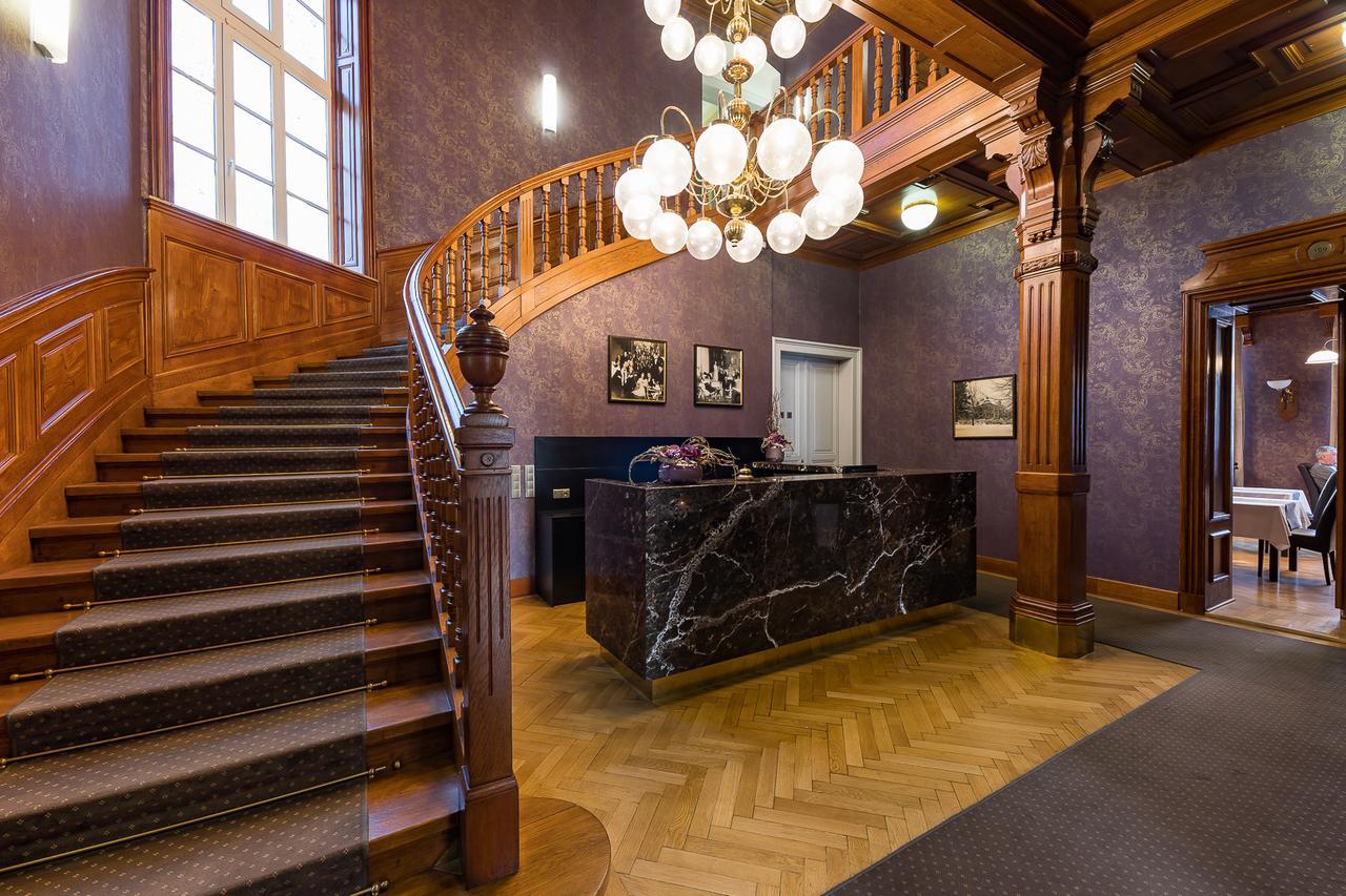 Wellness & Spa Hotel Villa Regenhart 耶塞尼克 外观 照片