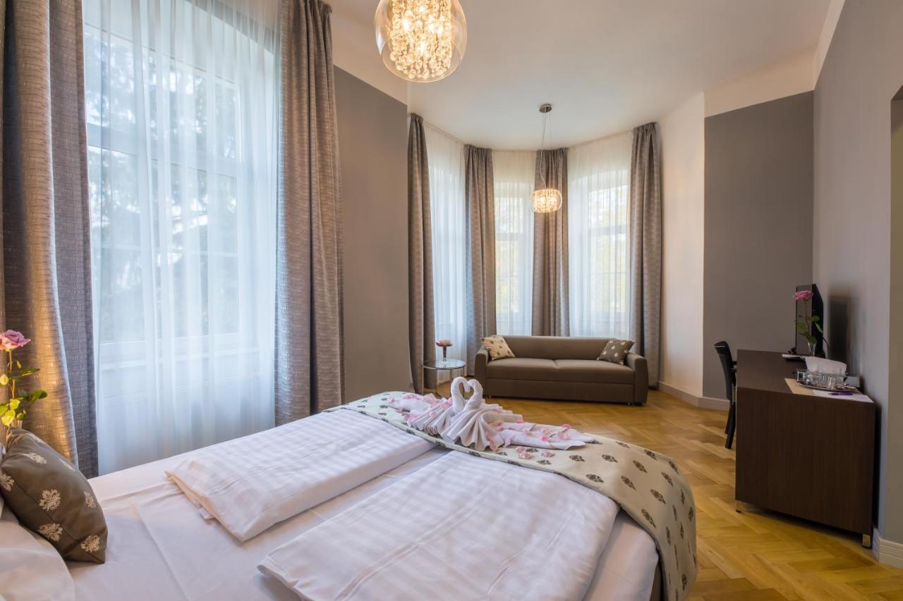 Wellness & Spa Hotel Villa Regenhart 耶塞尼克 外观 照片