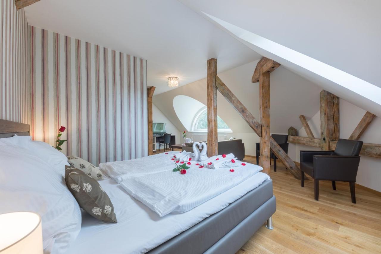 Wellness & Spa Hotel Villa Regenhart 耶塞尼克 外观 照片